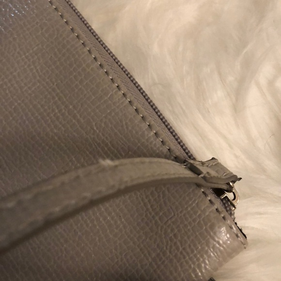 NWOT Nine West Glossy Textured Zippered Wristlet - Picture 8 of 13